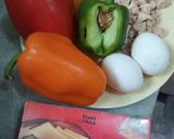 A picture of step 1 of Cheesy chicken n bell peppers omelet.