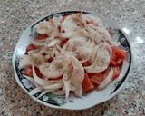 Une image de l'étape 4 de Salade tomate oignon 🍅🧅.