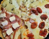 Foto del paso 4 de la receta: Para reunir a los que quiero - pizza 3 súper sabores