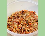 A picture of step 2 of Bún chả giò.