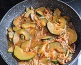 A picture of step 5 of Soy bathed zucchini.