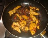 Foto del paso 1 de la receta: Pollo con salsa inglesa, pure de batatas con nuez y esparragos