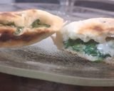 Foto del paso 5 de la receta: Pancitos rellenos de acelga y queso!