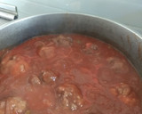 Foto del paso 5 de la receta: Albóndigas en salsa con papas y boniato (sin gluten)