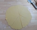 Házi túrós kifli recept fázis 4 fotója