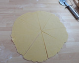 Házi túrós kifli recept fázis 4 fotója