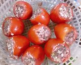 Hình bước làm 3 của món Thịt dồn cà chua sốt cà - bé cực thích