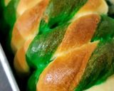 A picture of step 15 of Green & White Swirl Bread.