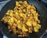 A picture of step 6 of Bread Upma.