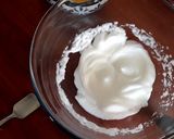 A picture of step 1 of Heart shaped rose ice cream cake.