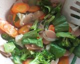 Foto langkah ke 3 dari resep Capcay Sayur Sosis.