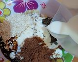 Foto langkah ke 2 dari resep Choco Banana Overnight Oatmeal.