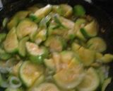 Foto del paso 3 de la receta: Zapallito revueltos !!