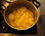 Foto del paso 2 de la receta: Salmón guarnicionado, con ensalarda mayoneseada