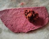 A picture of step 2 of Beetroot samosa.