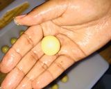A picture of step 7 of Milk balls (gullisuwa).