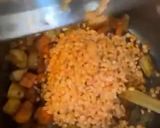 صورة لخطوة 4 من وصفة شوربة العدس الاحمر بالبطاطس🥣😋!