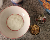 Foto del paso 2 de la receta: Yogur griego con muesli, semillas y coco