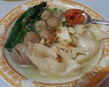 Foto langkah ke 5 dari resep Pangsit rebus kuah Bakso.