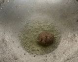 รูปขั้นตอนการทำที่ 4 ของ หมูผัดกะปิสะตอ