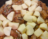 Foto del paso 5 de la receta: Estofado de costilla de ternera con champiñones