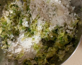 Foto del paso 3 de la receta: Buñuelos de escarola