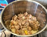 A picture of step 4 of Lu Rou Fan (滷肉饭 - Taiwanese braised pork rice bowl).