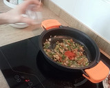 Foto del paso 2 de la receta: Arroz con butifarra y habas