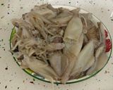 Foto del paso 1 de la receta: Chipirones con guisantes
