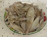 Foto del paso 1 de la receta: Chipirones con guisantes