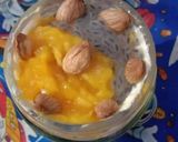 A picture of step 4 of Mango happiness glass jar.
