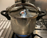 Foto del paso 3 de la receta: Caldo de verduras. Olla exprés