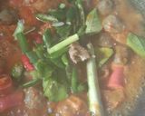 Foto langkah ke 4 dari resep Oseng Pedas Bakso Krecek.