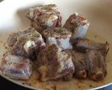 Foto del paso 3 de la receta: Rabo de ternera con vino al aroma de limón