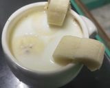 A picture of step 3 of Banana almond milk shake.