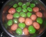 Foto langkah ke 3 dari resep Wedang Ronde Merah Hijau.