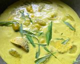 Gambar langkah 5 resipi Ikan Senangin Masak Lemak dengan Belimbing Buluh.