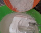 Foto langkah ke 3 dari resep Bolu lapis kukus.