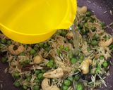A picture of step 8 of Green Peas Pulao.