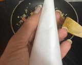 Foto del paso 2 de la receta: Cucurucho crujiente de Nori, atún y gulas con “mahonesa” de aguacate, lima y miel
