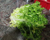 Foto del paso 1 de la receta: Escarola con granada y frutas