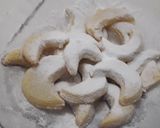 Foto langkah ke 5 dari resep Putri Salju tanpa mixer tanpa oven tanpa cetakan.