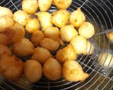 A picture of step 3 of Homemade phulkiyan.