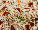 शेजवान नूडल्स(Schezwan noodles recipe in hindi) रेसिपी चरण 4 फोटो