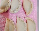 Hình bước làm 2 của món Bánh gối xoắn ốc