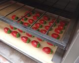 Foto langkah ke 6 dari resep Strawberry pineapple cookies.