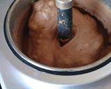 Une image de l'étape 4 de Glace au chocolat 🍫 et glace au chocolat 🍫 éclats de cookies #juin.