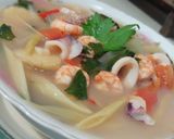 Foto langkah ke 9 dari resep Tom Yum Seafood.