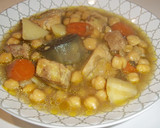 Foto del paso 14 de la receta: Garbanzos en cocción y carne guisada