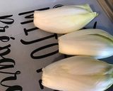 Une image de l'étape 2 de Jeunes endives et courgettes grillées aux épices.